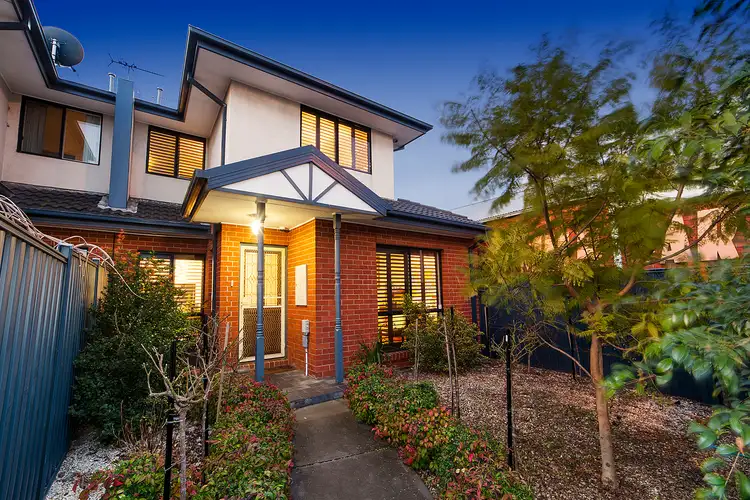 2/284 Somerville Road, Kingsville VIC 3012