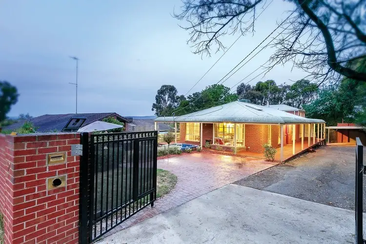 2 Judith Grove, Mount Clear VIC 3350
