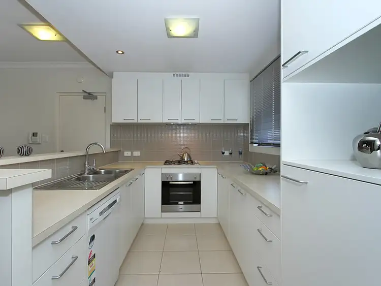 40/2 Stockton Bend, Cockburn Central WA 6164