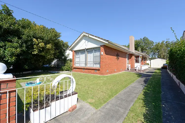 8 Lindsay Street, Frankston North VIC 3200