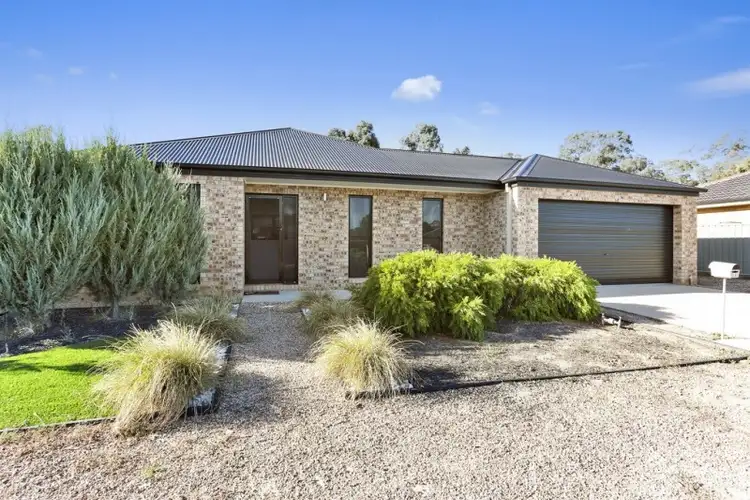 16 Symbester Crescent, Eaglehawk VIC 3556