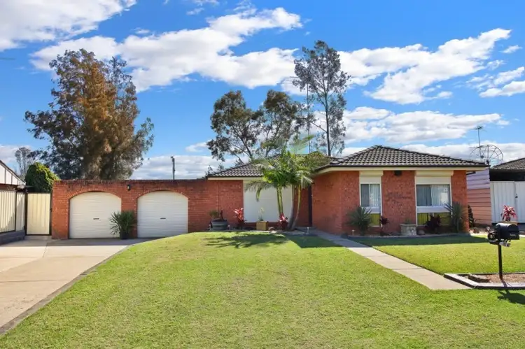81 Madison Circuit, St Clair NSW 2759