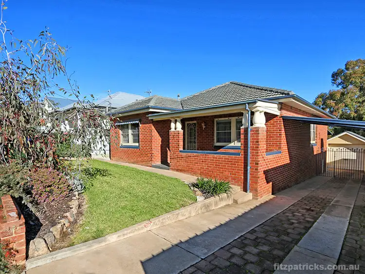 6 Young Street, Turvey Park NSW 2650