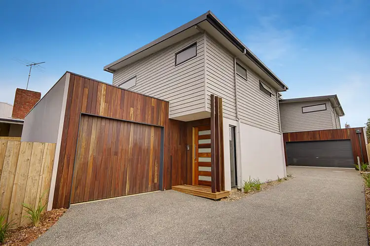 2/96 West Fyans Street, Newtown VIC 3220