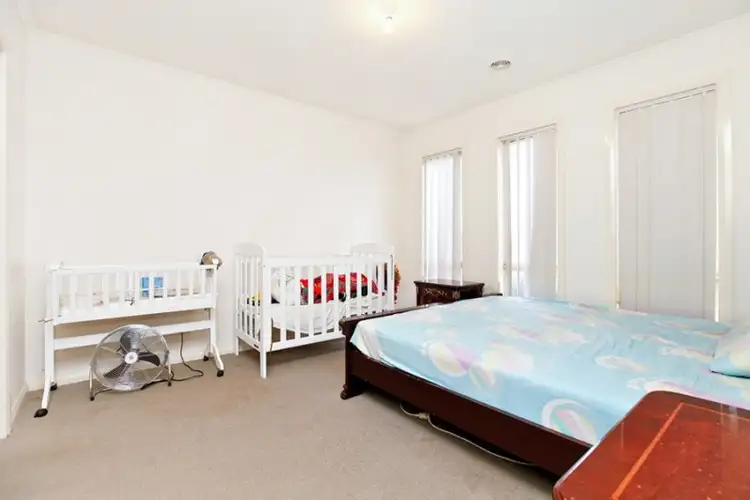 Seventh view of Homely house listing, 5 Gallop Court, Truganina VIC 3029