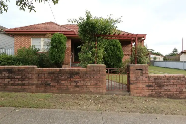 86 South Street, Telarah NSW 2320