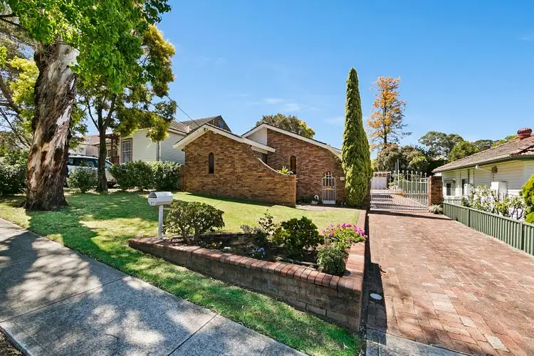 27 Arnett Street, Pendle Hill NSW 2145
