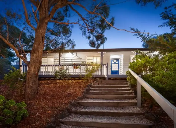 16 St Helena Road, Greensborough VIC 3088