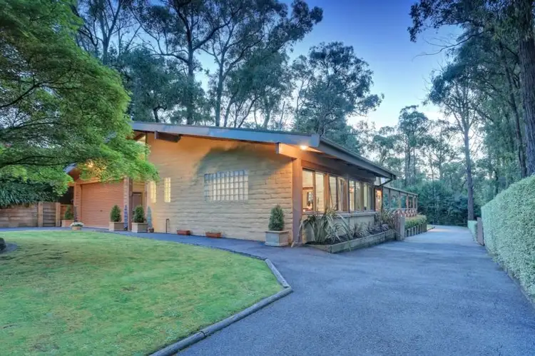 21 Alfred Grove, Emerald VIC 3782