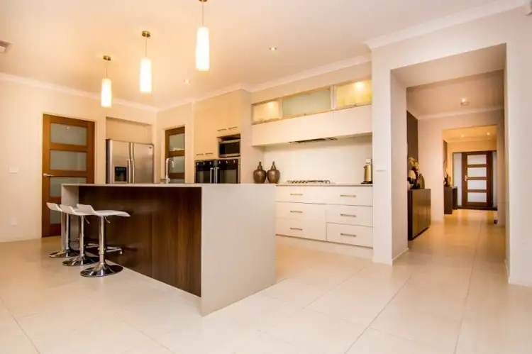 Second view of Homely house listing, 2 Mosaic Drive, Lalor VIC 3075