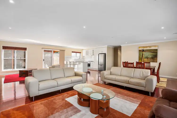 2/10 Armstrong Grove, Yarra Glen VIC 3775