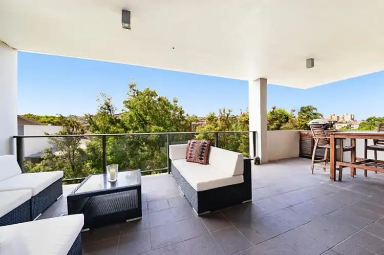 Main view of Homely unit listing, B303/102-106 Brook Street, Coogee NSW 2034