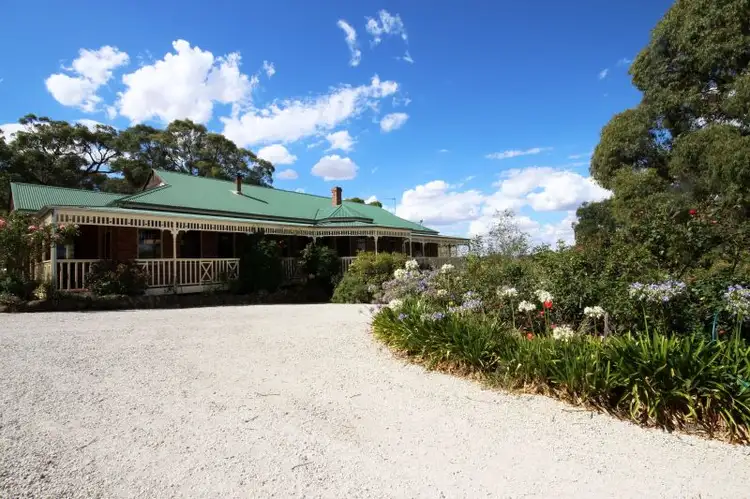 55 Spratlings Road, Ross Creek VIC 3351