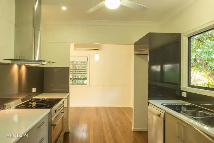 2 Mount Pleasant Rd, Nambour QLD 4560