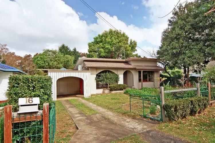 16 Turley Avenue, Bomaderry NSW 2541