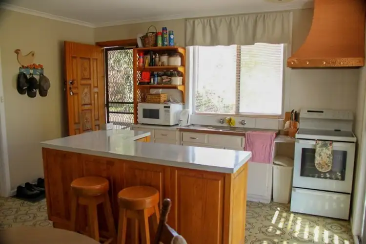 Seventh view of Homely house listing, 32 Valley Fair Rise, Macs Cove VIC 3723