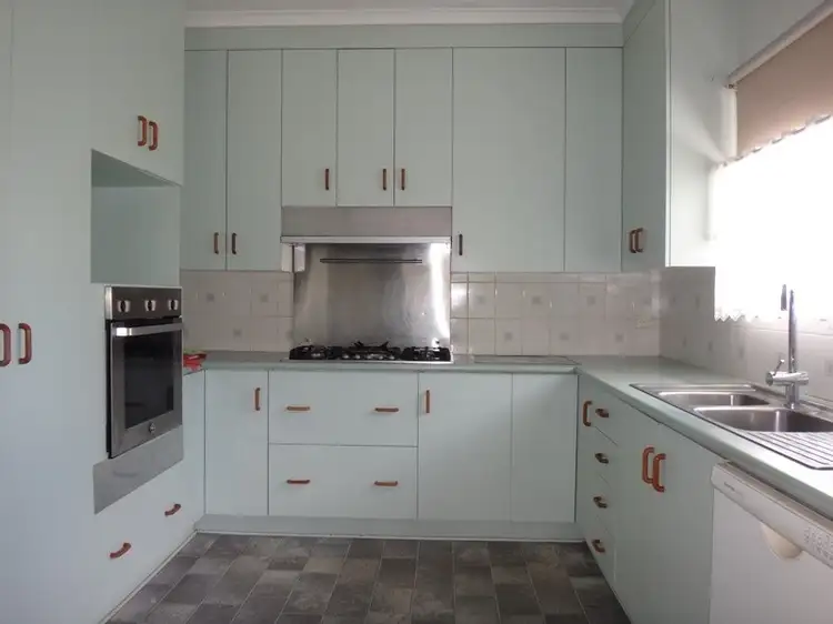 Second view of Homely house listing, 9 Bridgeman Street, Emerald QLD 4720