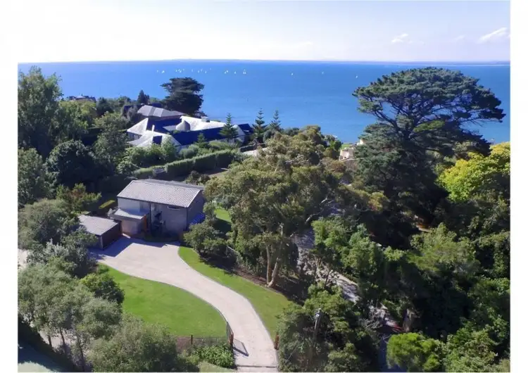 2 Cypress Point Drive, Mount Eliza VIC 3930
