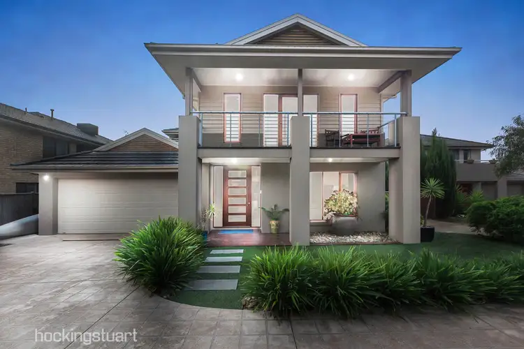 10 Sunseeker Chase, Sanctuary Lakes VIC 3030
