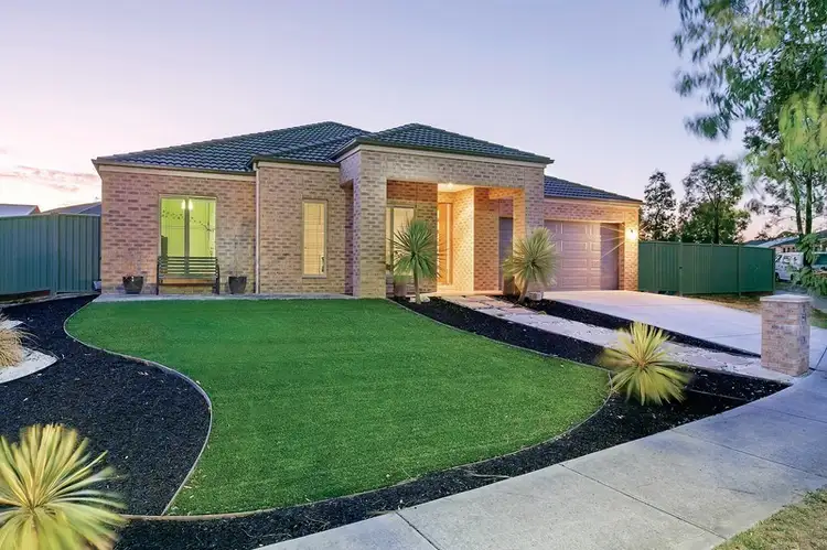 16 Waterford Drive, Miners Rest VIC 3352