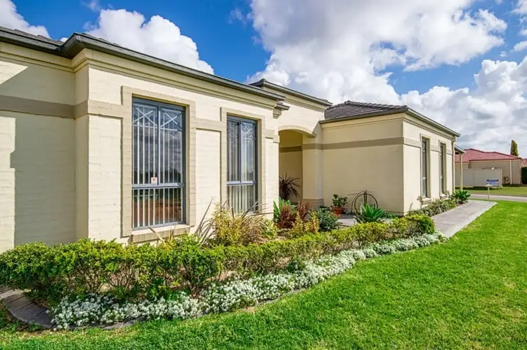 6 Macadamia Place, Thornton NSW 2322