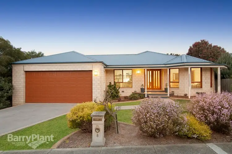 8 Moonbeam Close, Narre Warren South VIC 3805