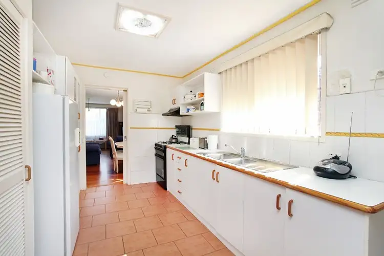 Sixth view of Homely house listing, 10 Aylesbury Crescent, Gladstone Park VIC 3043