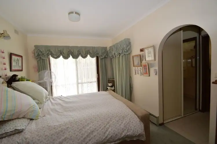 Fifth view of Homely house listing, 4 Willow Drive, Wangaratta VIC 3677