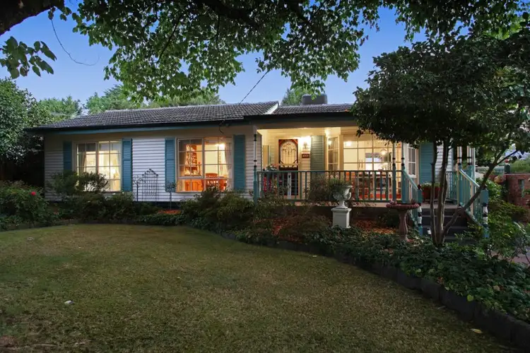 24 Seares Drive, Ringwood East VIC 3135