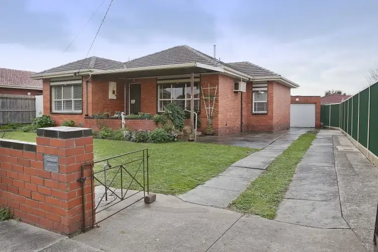 1 Waratah Drive, Dandenong North VIC 3175