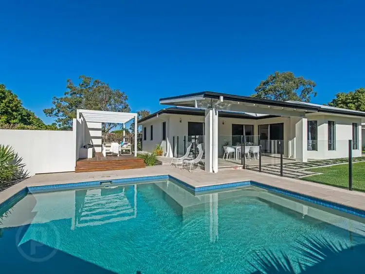 Second view of Homely house listing, 4 Merry Street, Bulimba QLD 4171