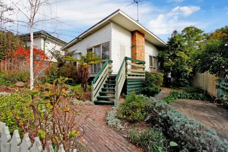 21 Hillcrest Avenue, Ringwood VIC 3134
