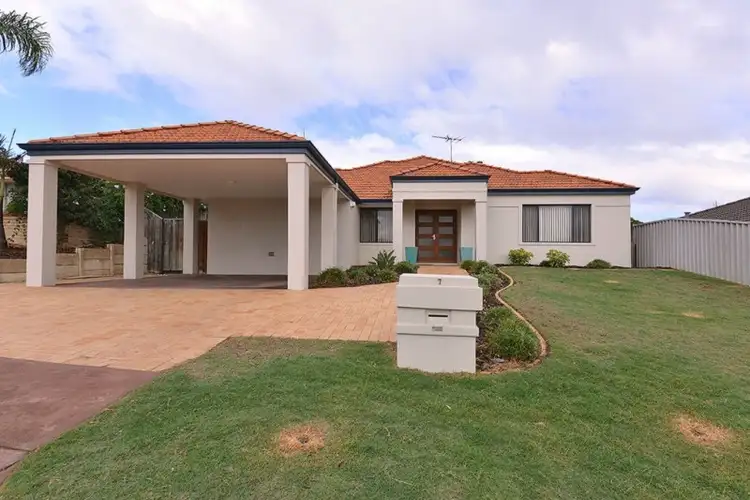 7 Daniel Way, Wanneroo WA 6065