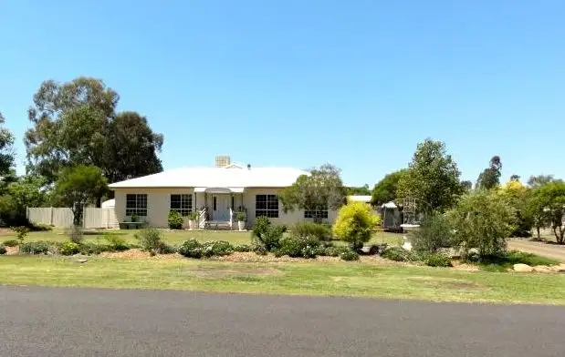 215 Oakwood Street, Dalby QLD 4405