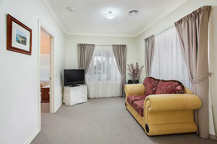 Fifth view of Homely house listing, 6 Castlemaine Walk, Eynesbury VIC 3338