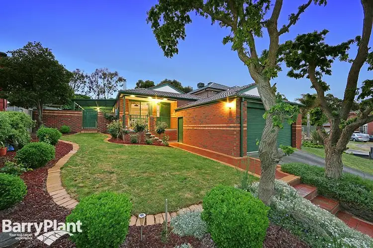 16 Finsbury Close, Rowville VIC 3178