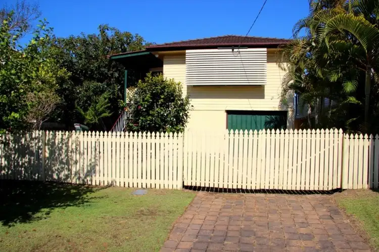 246 Brighton Road, Sandgate QLD 4017