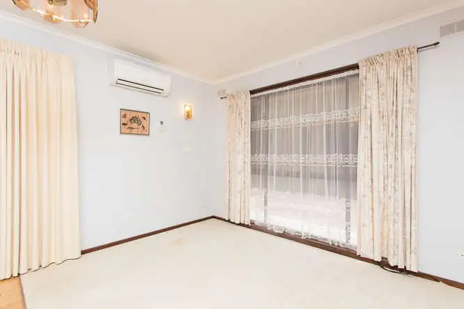Fifth view of Homely house listing, 10 Mansell Drive, Mildura VIC 3500