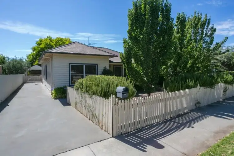 43 Reginald Street, Quarry Hill VIC 3550