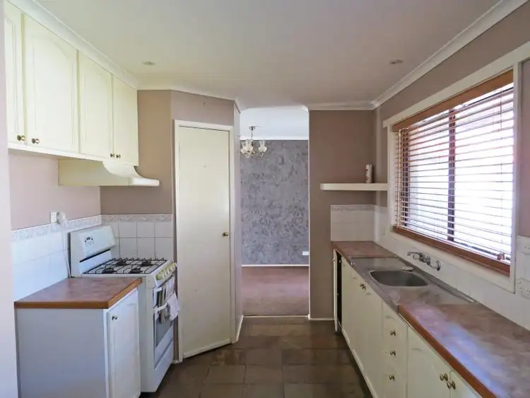 Fifth view of Homely house listing, 3 Laurine Court, Wendouree VIC 3355
