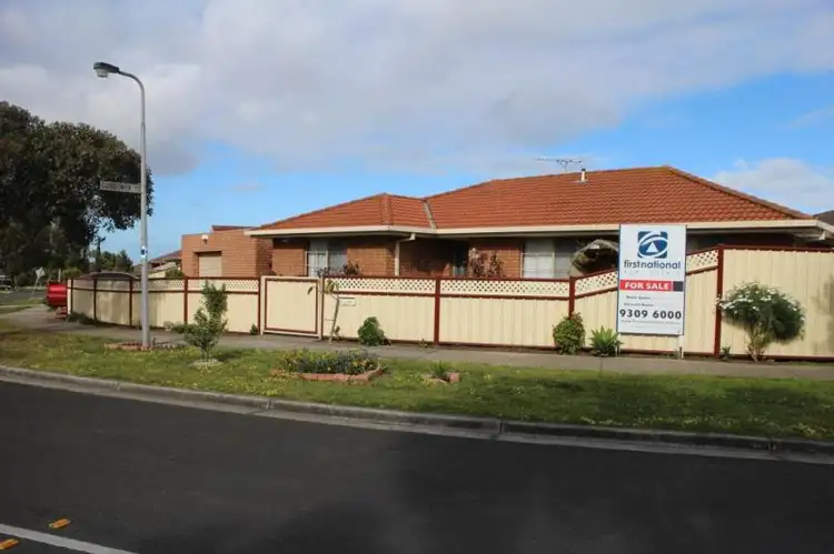 2/54 Bicentennial Crescent, Meadow Heights VIC 3048