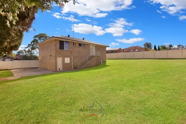 2 Barrallier Way, St Clair NSW 2759