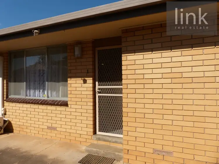 Main view of Homely unit listing, 1/452 Kotthoff St, Lavington NSW 2641