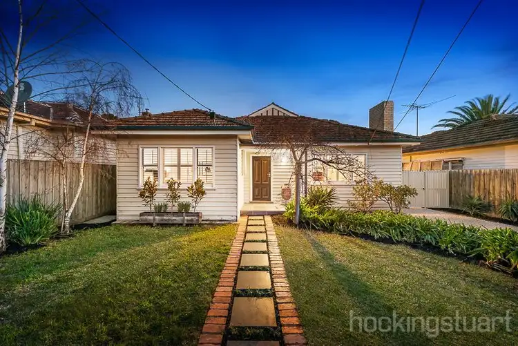 33 McLaurin Road, Carnegie VIC 3163