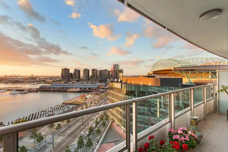 1305/100 Harbour Esplanade, Docklands VIC 3008