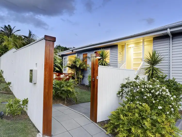 11 Woodrow Drive, Coorparoo QLD 4151