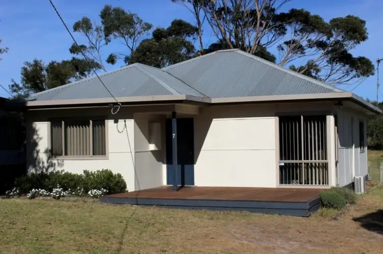 7 LEES ROAD, Venus Bay VIC 3956