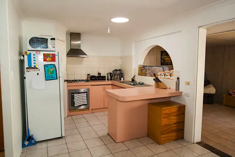 Sixth view of Homely house listing, 15 Chipper View, Parmelia WA 6167