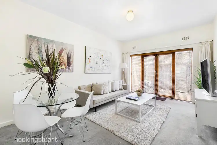 2/15 Hotham Street, St Kilda East VIC 3183
