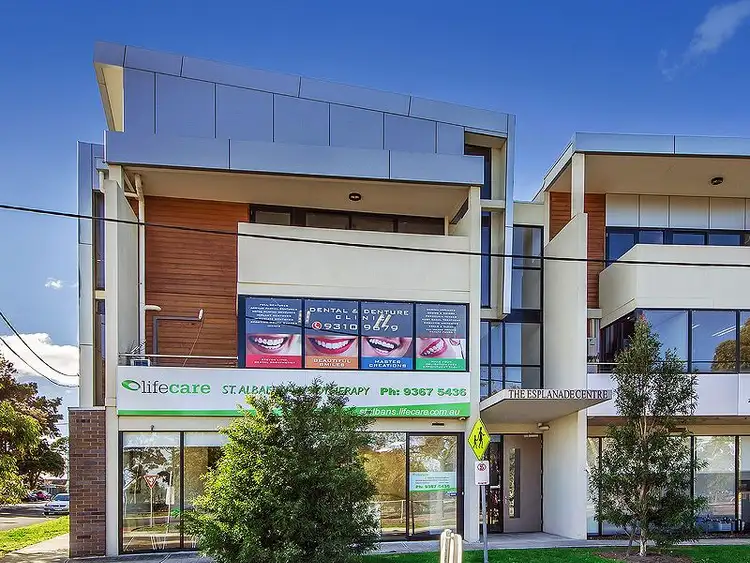 8/32 East Esplanade, St Albans VIC 3021